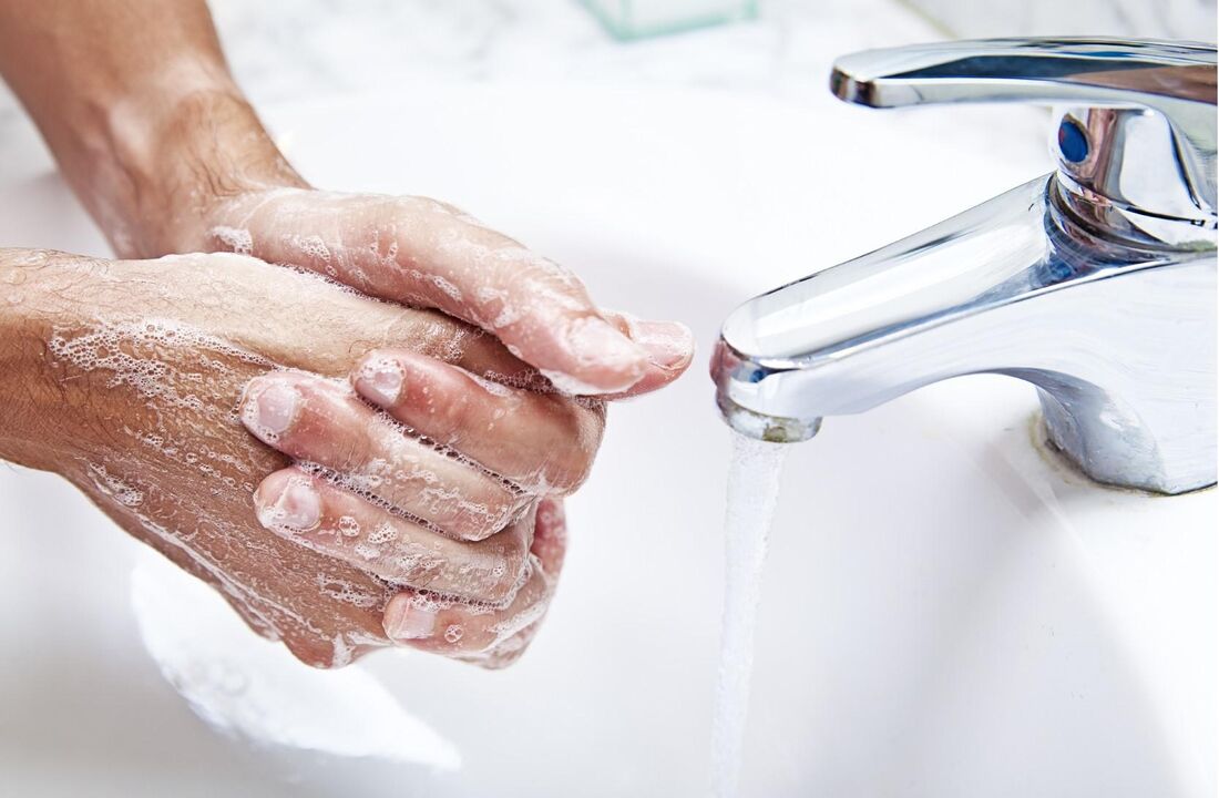 Lavarse las manos para prevenir la infección por parásitos